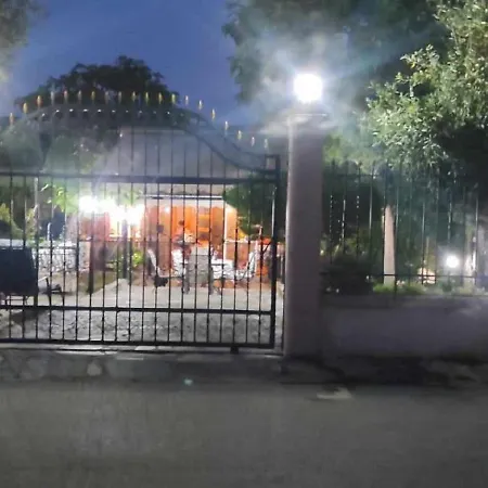 Anna's Summer House Casa de Férias *